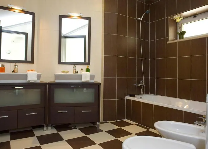 Elo By Αλμπουφέιρα